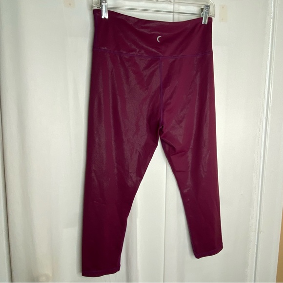 ZYIA Pants - Zyia Lipgloss Metallic Purple Light n Tight Hi-Rise Capri 20" Womens 8-10 Large